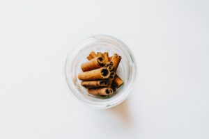 メンズの体臭ケアで、すね毛が匂いこもる理由とは？