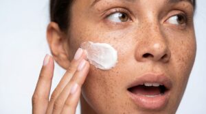 メンズの体臭ケアにおけるワキガの皮膚科治療費用はどのくらい？