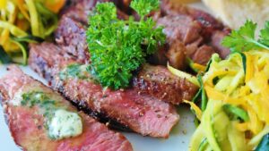 メンズの体臭ケアに肉を食べ過ぎると体臭が悪化する理由は？